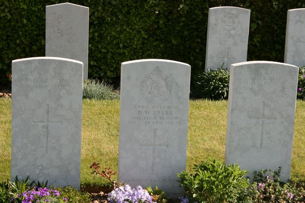 Rifleman Norman William Sykes - Gravestone