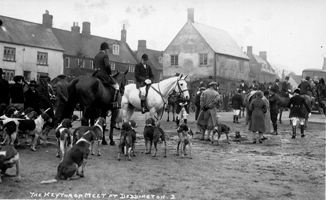 Heythrop Hunt meet