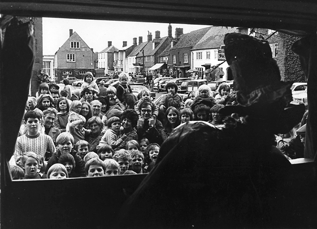 Punch and Judy at DeddiFest