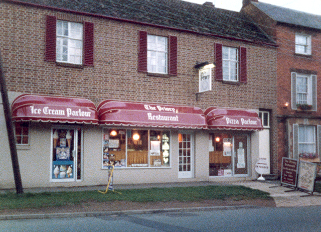 Ice Cream Parlour