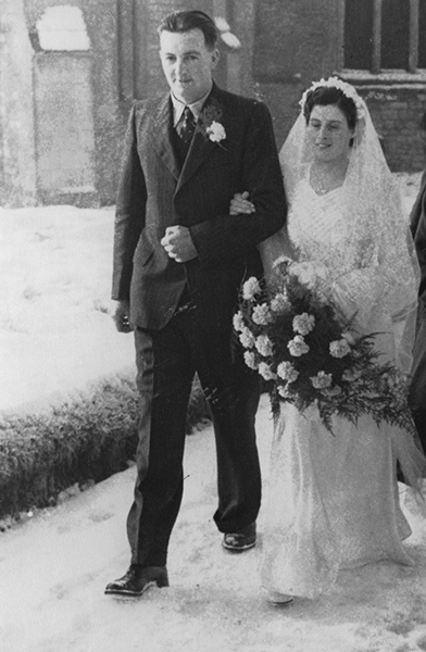 Wedding of Jack Bliss to Joyce Lydiatt, Deddington Church