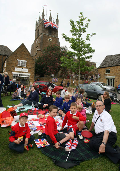 The alternative street party -  a picnic on the green