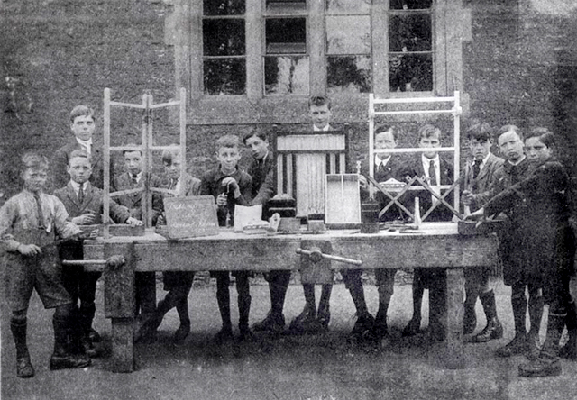 1922 boys' woodworking class