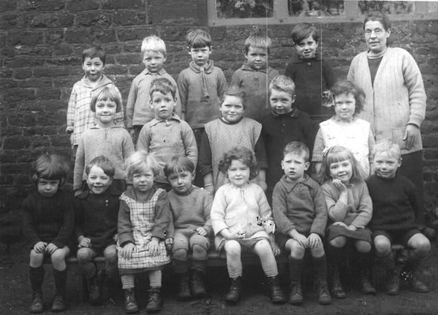 Deddington School about 1928