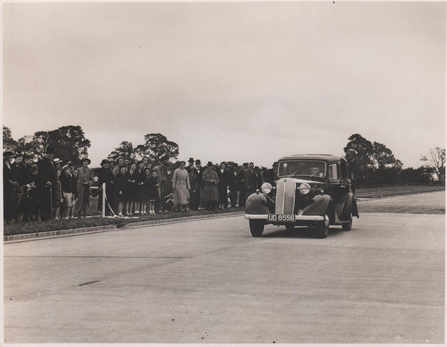 Opening Deddington Hill Road 2